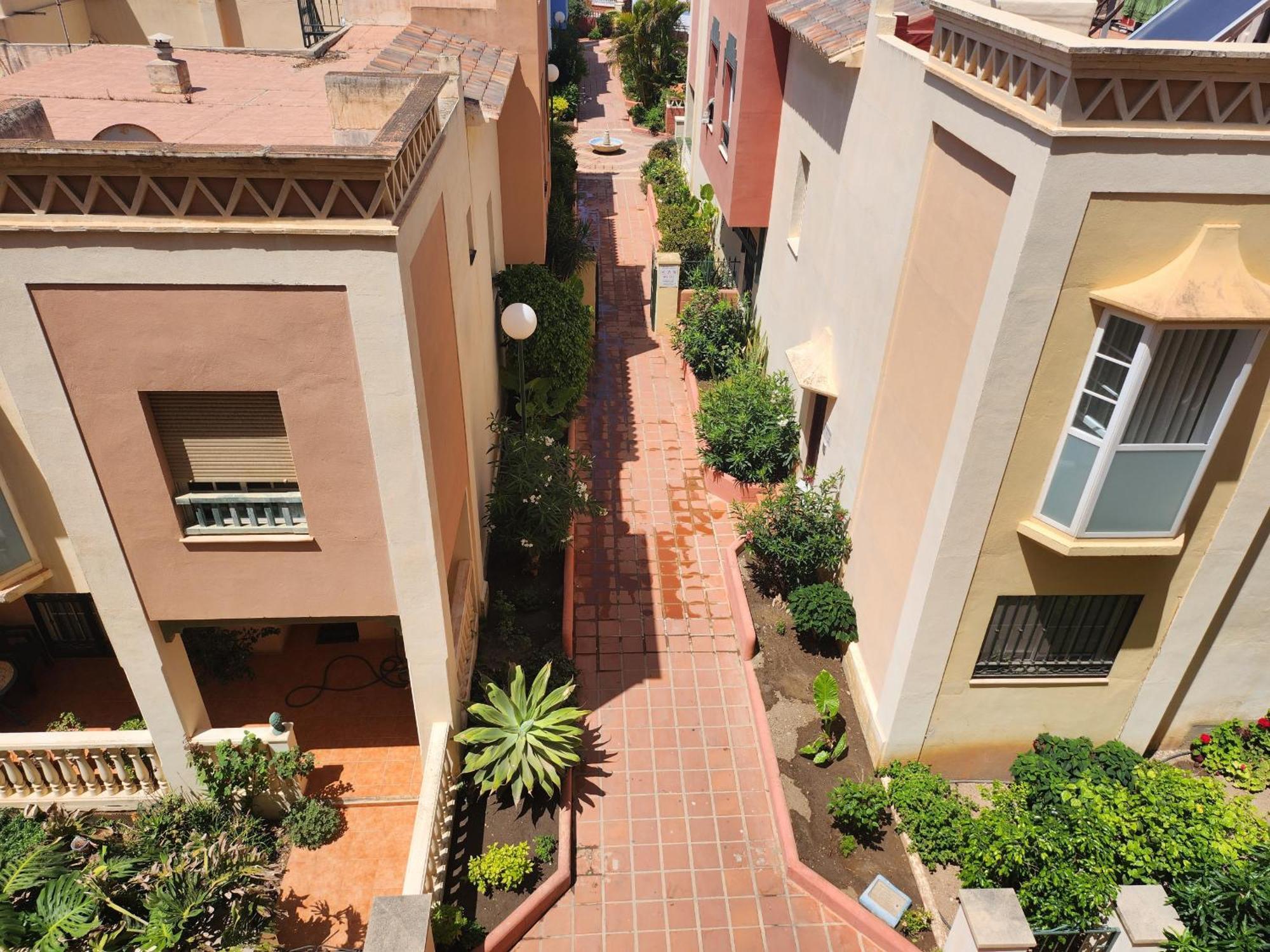 R1372 Toboso 2 Apartment Nerja Bagian luar foto